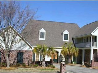 402 Oakleaf Dr, Lafayette, LA 70503