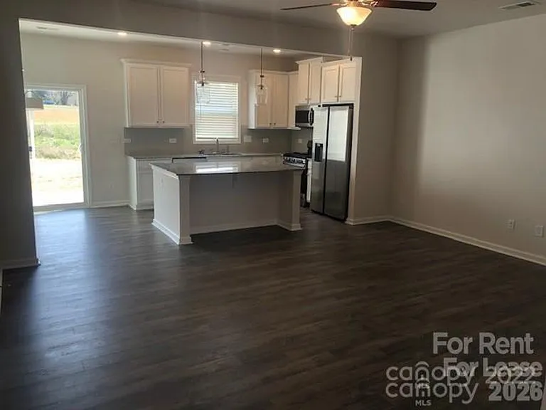 8171 Sheffield Dr — Photo 3