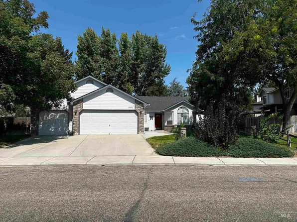 2090 W Chateau Dr, Meridian, ID 83646