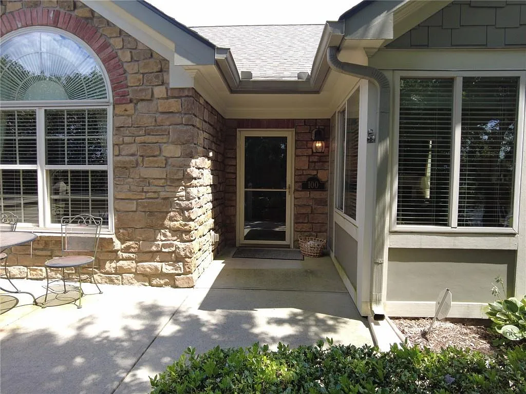 2 bed, 2.0 bath, 1975 sqft, $2,500 — Photo 1