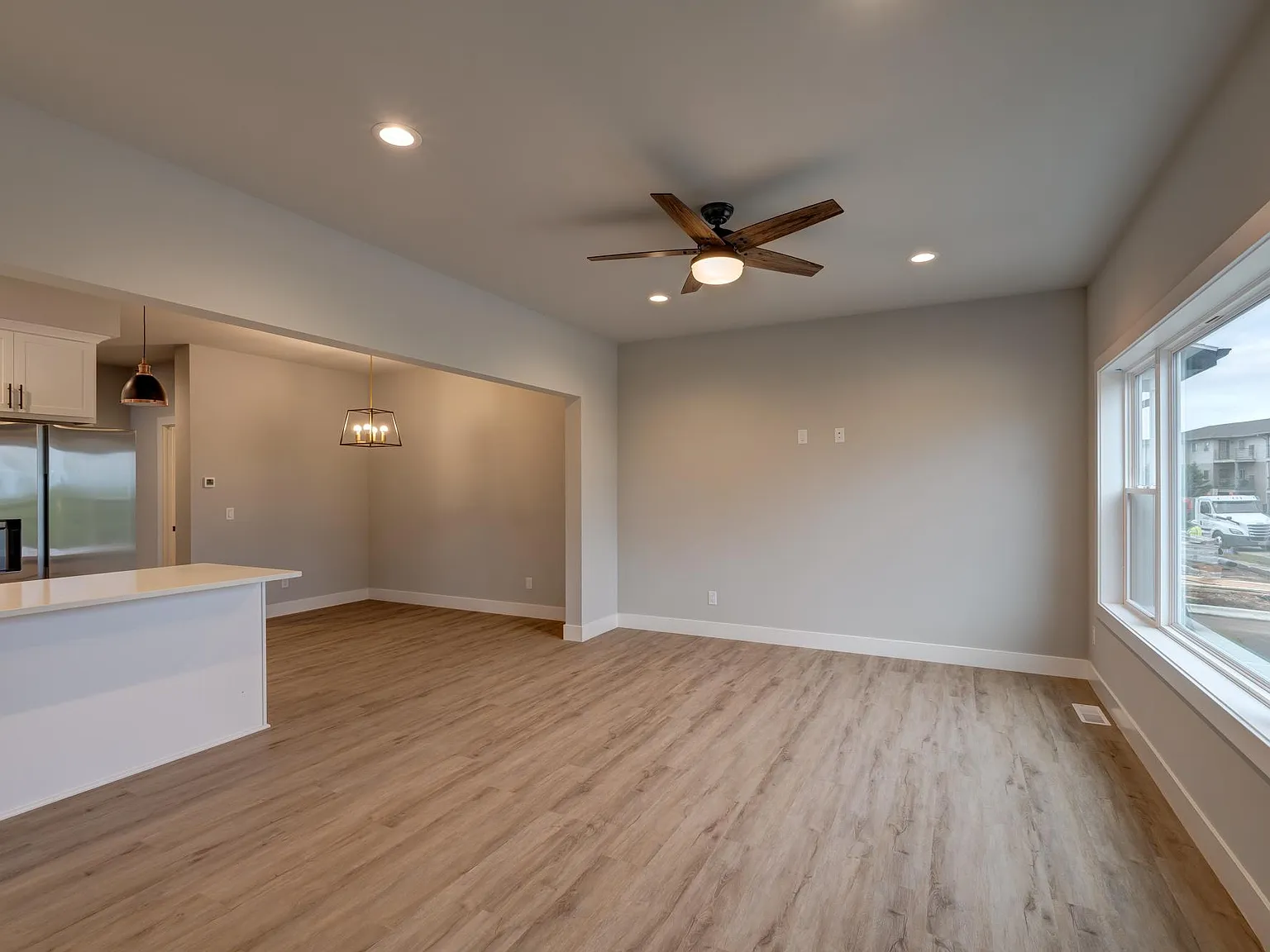 3 bed, 2.5 bath, 1698 sqft, $2,900 — Photo 4