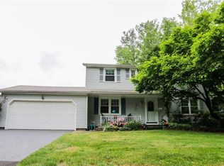 67 Greenhaven Rd, Rochester, NY 14617