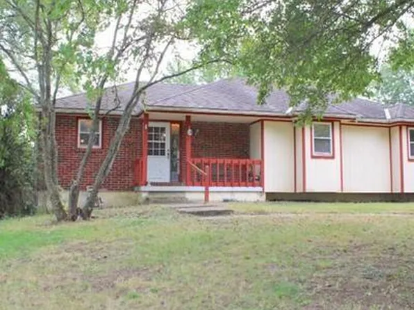 10908 E 233rd St, Peculiar, MO 64078