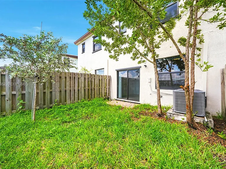 10018 SW 228th Ter — Photo 25