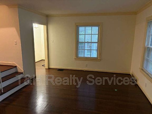 5th image of 6061 N Park Ave