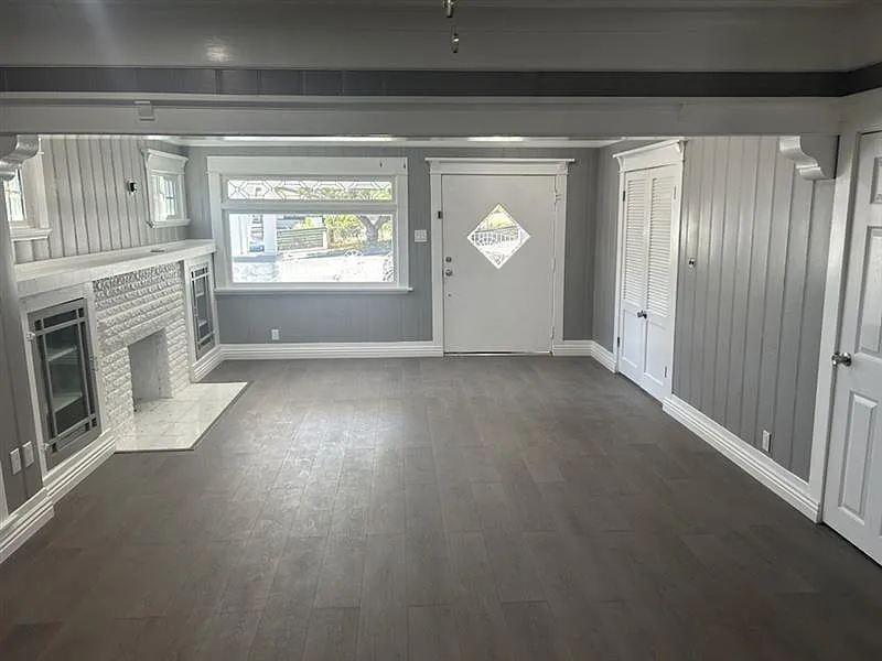 2926 Jeffries Ave — Photo 3