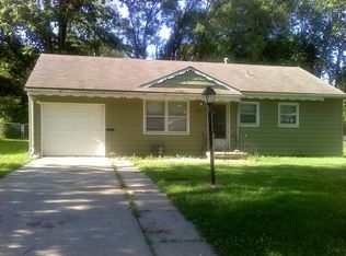 915 E 133rd St, Grandview, MO 64030