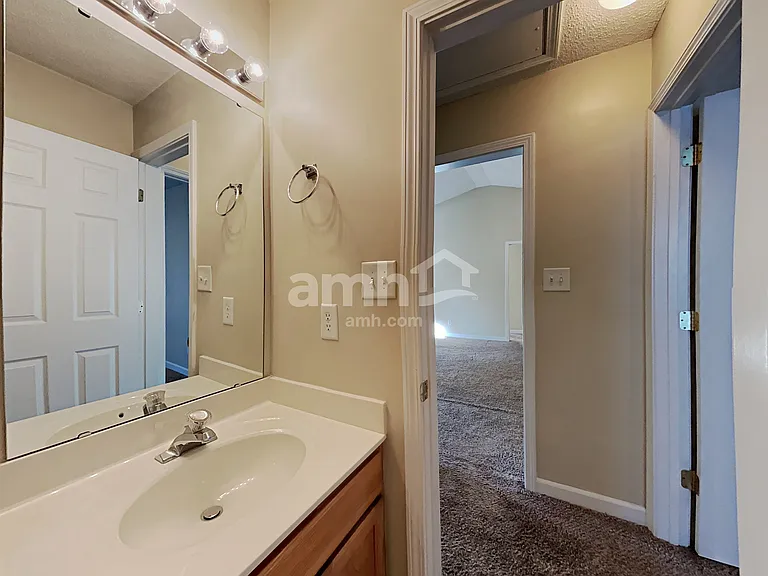 2208 Thorncrest Dr — Photo 14