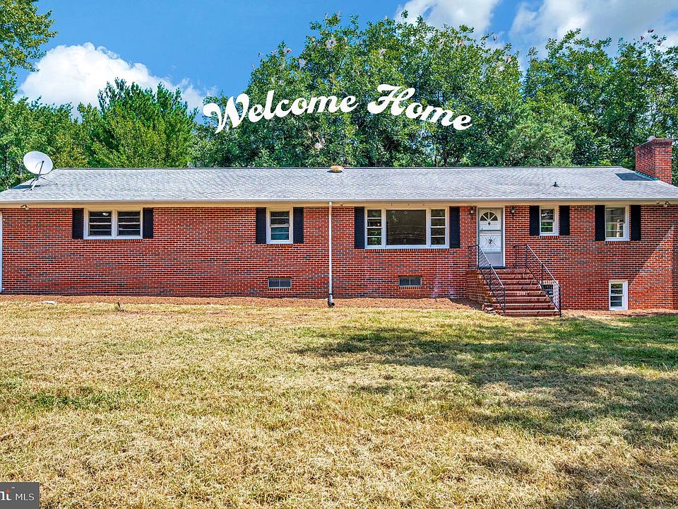 1st image of 8434 Pine Tree Ln