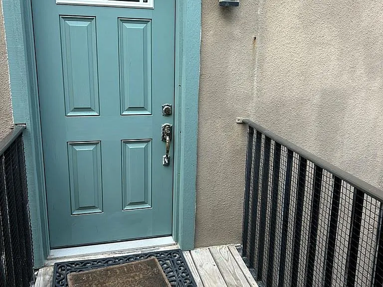 1342 Harbor Island Dr — Photo 2
