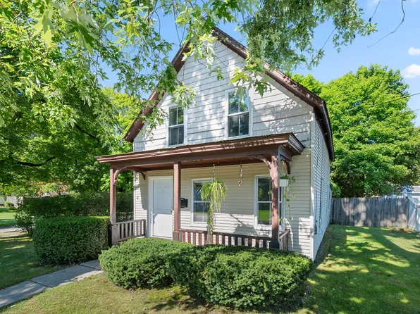8 Park St, Oxford, MA 01540