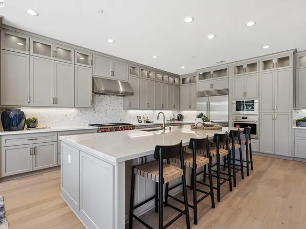 2690 Bay View Dr, Seaside, CA 93955