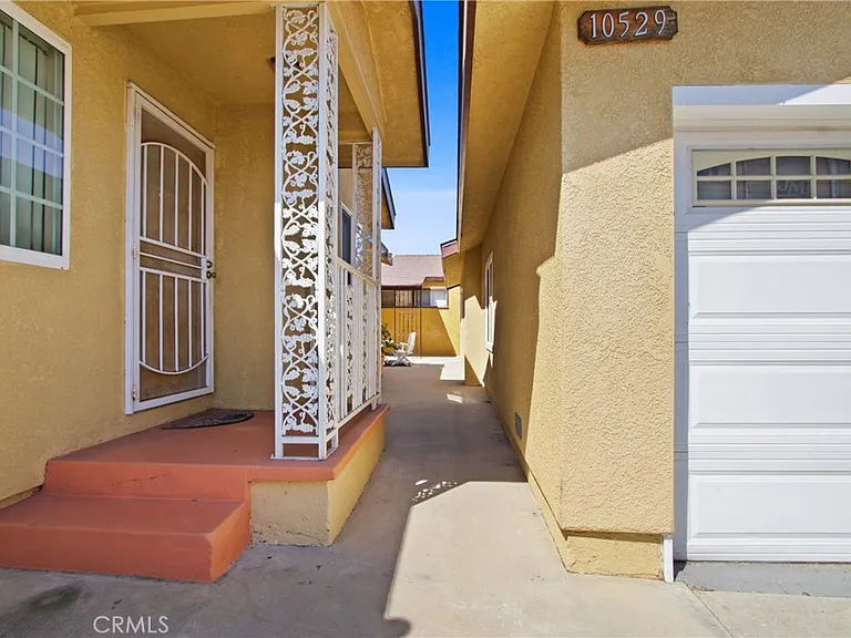 10529 S Truro Ave — Photo 3