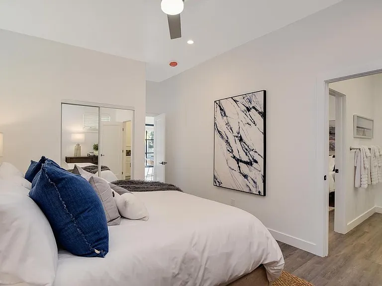 1750 Robinson Ave #1750 — Photo 13