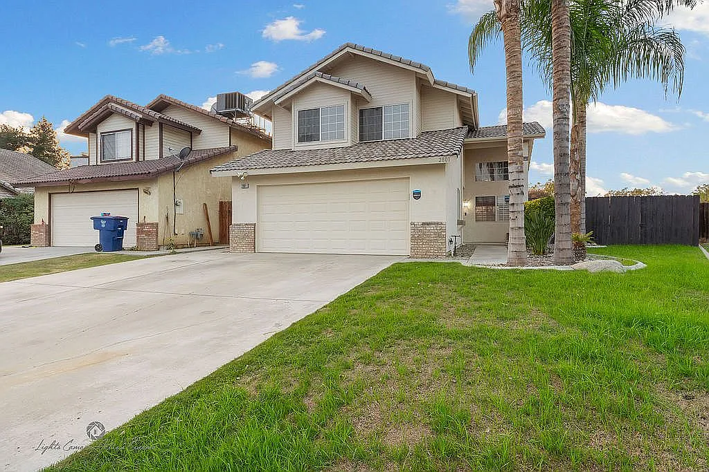 2801 Woodglen Dr photo 1