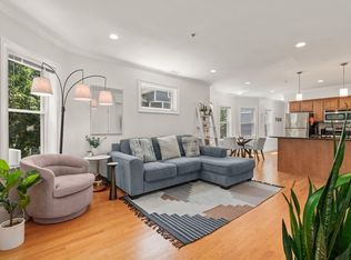 17 Robbins St APT 2, Waltham, MA 02453