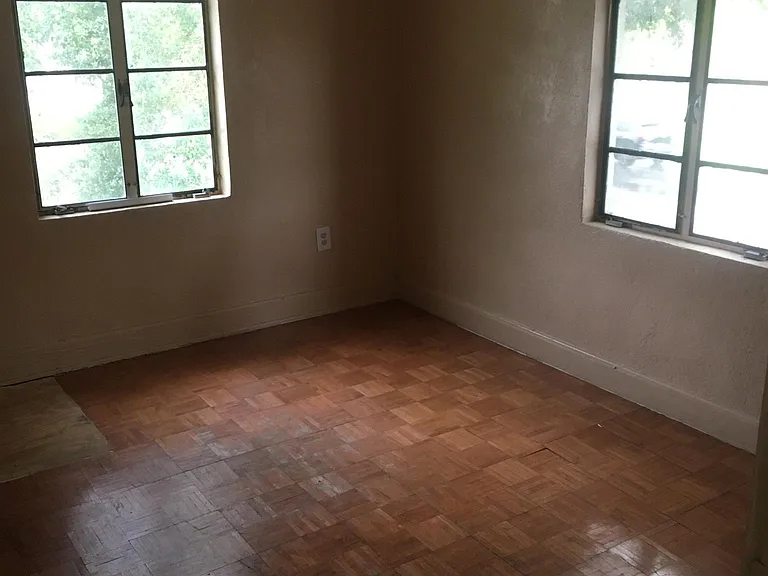 847 Short Ave — Photo 12