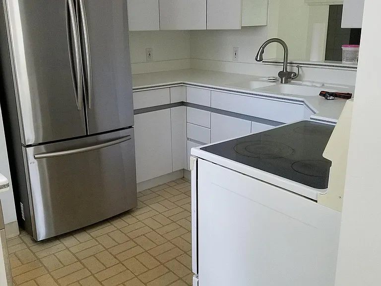 521 N Hagadorn Rd — Photo 5