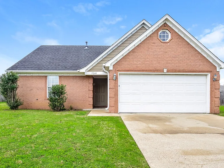 7341 Lee Ann Dr — Photo 1