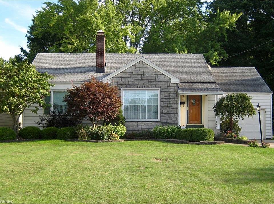 1st image of 31 Island Dr
