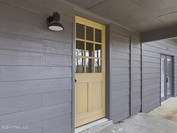 3rd image of 4585 Polk Ln