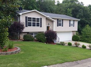 34 Timberland Dr, Parkersburg, WV 26104