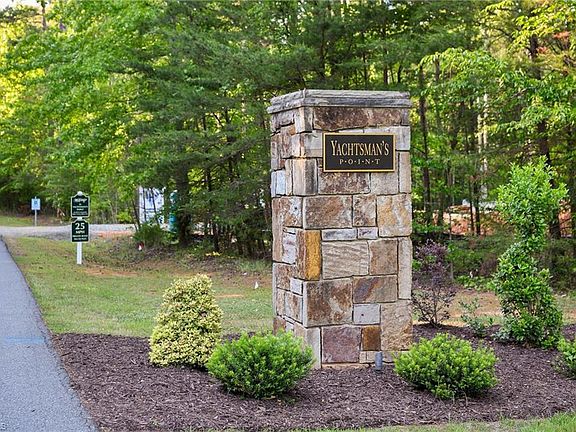 2nd image of 222 Commodore Dr Lot 13