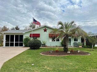 558 Saint Andrews Blvd, Lady Lake, FL 32159