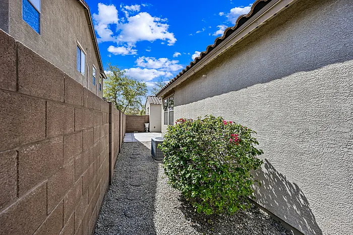 23862 W Gibson Ln — Photo 35