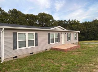 152 Creekbend Dr, Chesnee, SC 29323