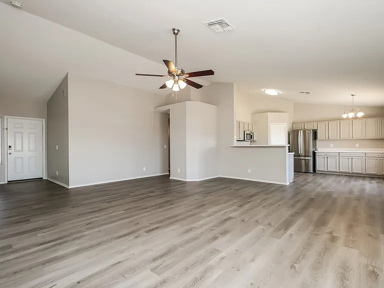 8125 E Ellis St — Photo 4