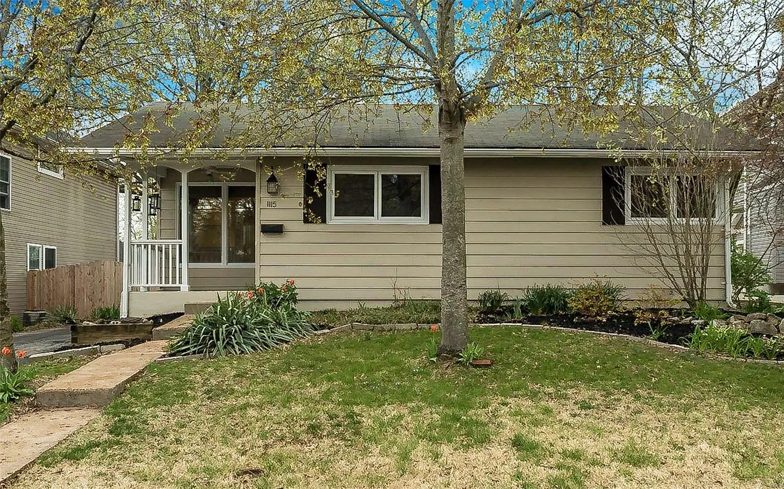 1115 Ruth Dr photo 1