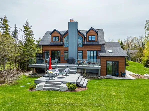 33 D Ln, Collingwood, ON L9Y 0X2