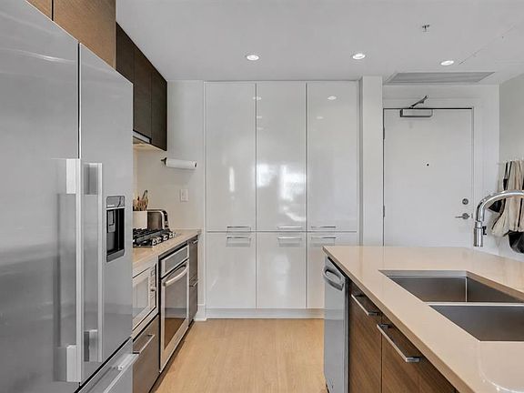 5th image of 38 W 9th St NE #412