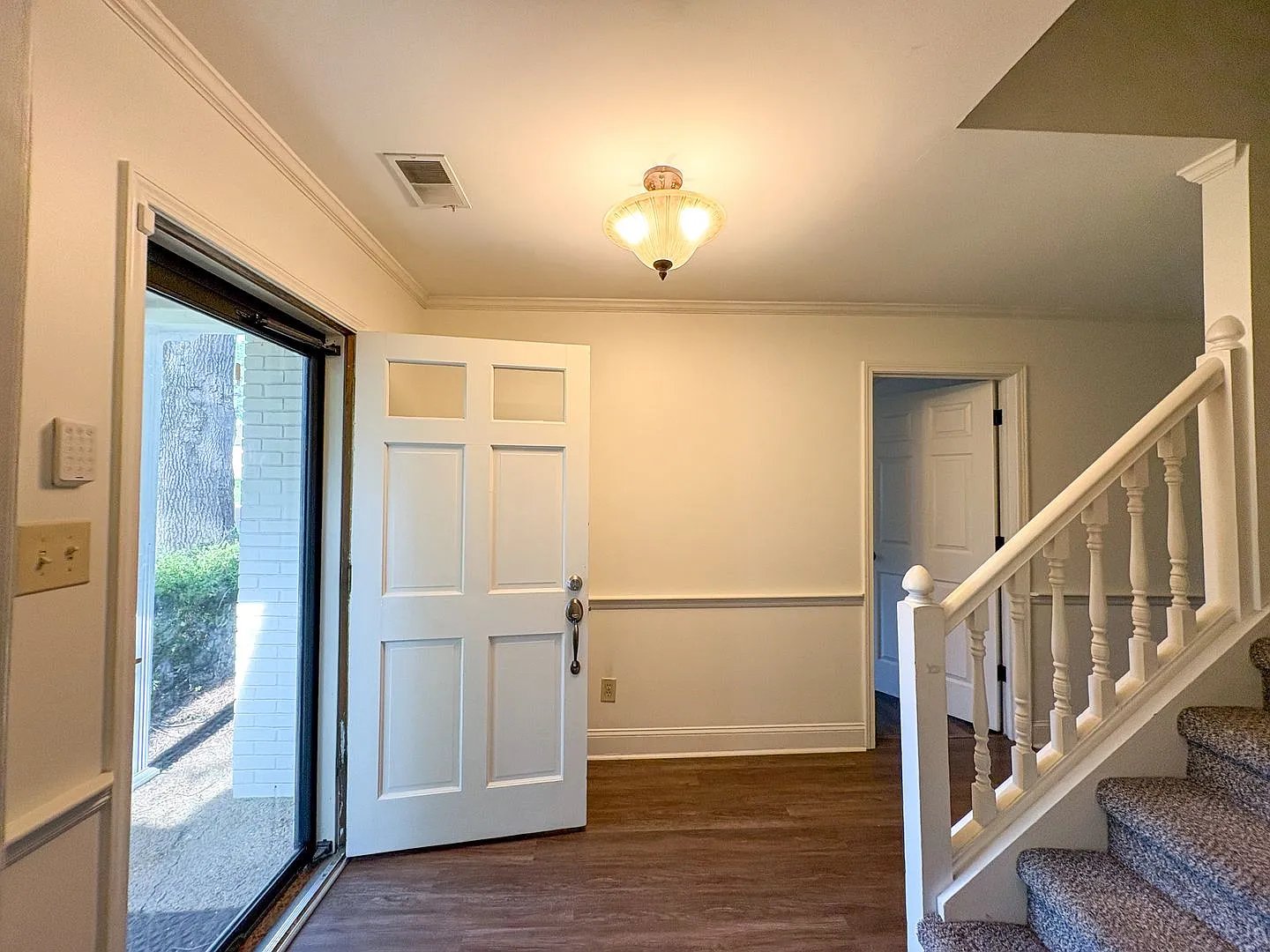 4 bedroom, 2.5 bath home over 2600 square feet near Farmington Elementary School — Photo 3