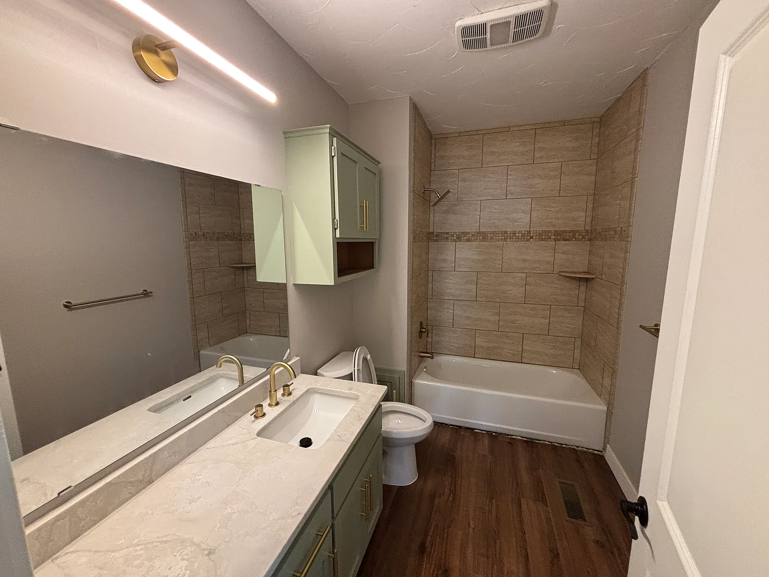 4 bed, 1368 sqft, $2,100 — Photo 3