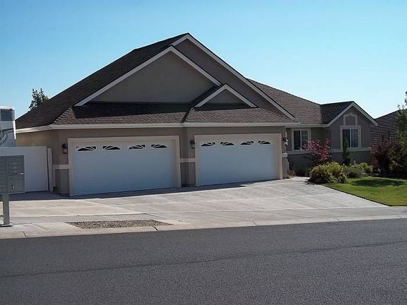 4 car garage!!!