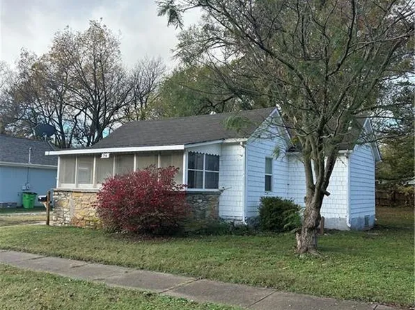 714 S Pecan St, Ottawa, KS 66067