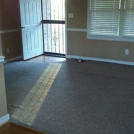 3rd image of 705 Oakland Dr