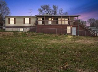 205 E State St, Oxford, IA 52322