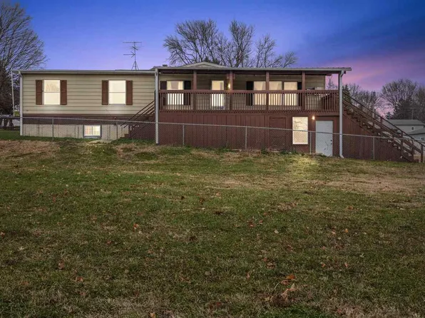 205 E State St, Oxford, IA 52322