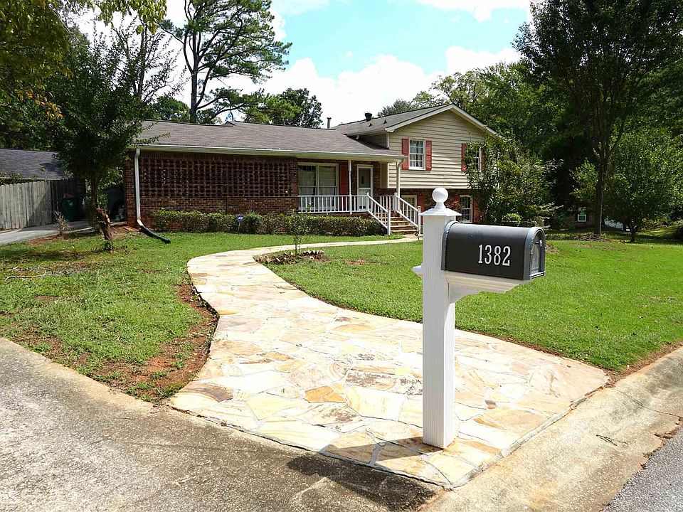 1st image of 1382 Drayton Woods Dr