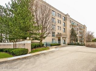 4747 Howard St APT 406, Skokie, IL 60076