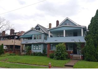 975 Helmsdale Rd, Cleveland Heights, OH 44112