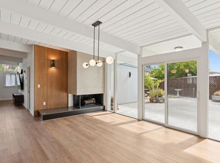 696 Barberry Ln, San Rafael, CA 94903