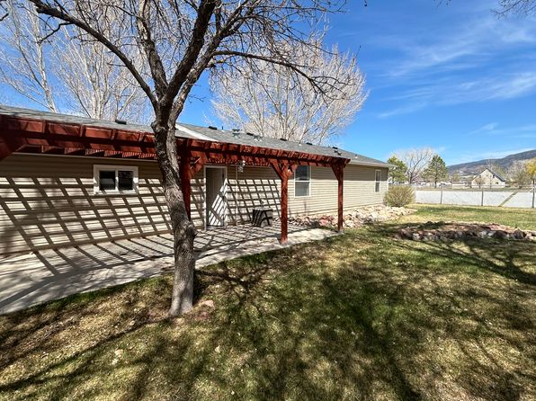 213 W Sheltie Ln, Enoch, UT 84721