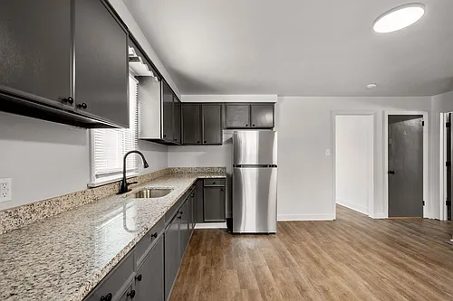 206 Bodkin St Photo 1