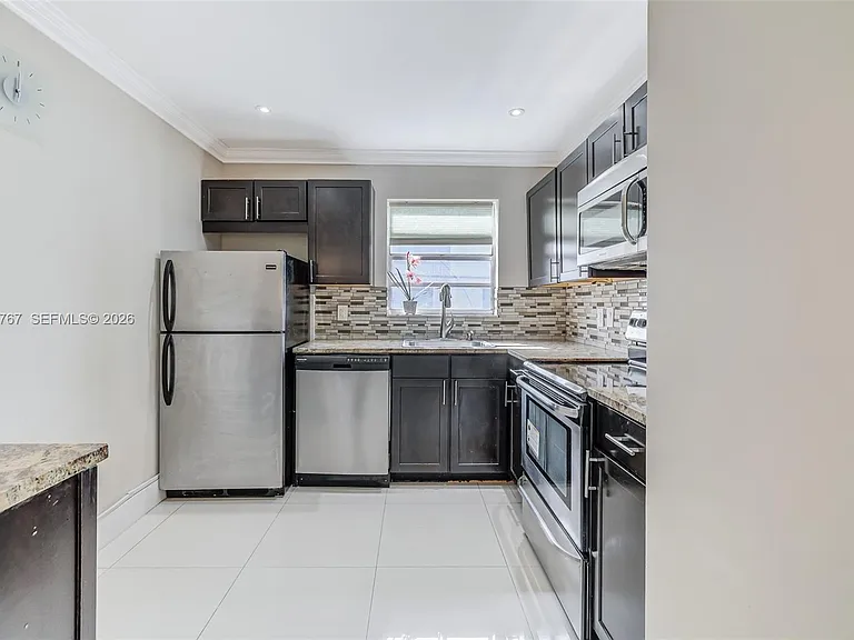 618 Euclid Ave #204 — Photo 11