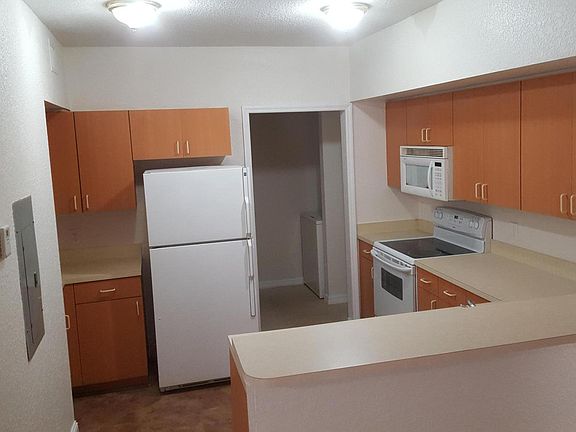 2nd image of 1506 Belmont Ln