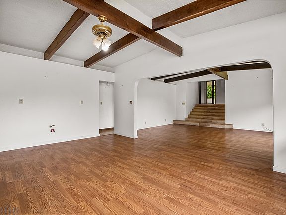 4th image of 710 Mopua St